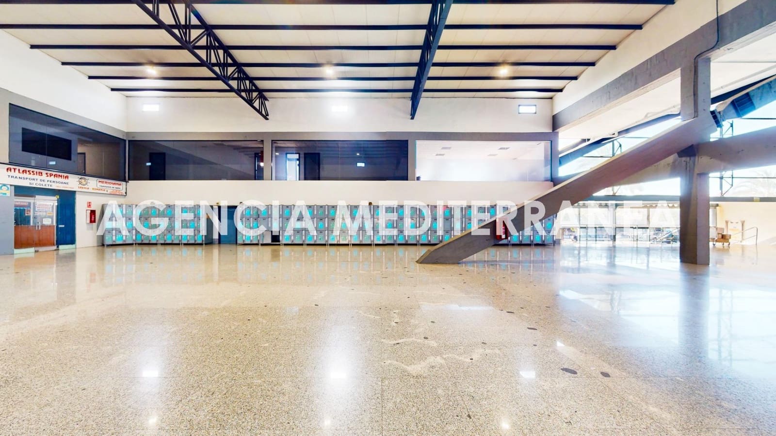 Komercyjne do wynajęcia w Miasto Walencja - 900 € (Ref: 8867302)