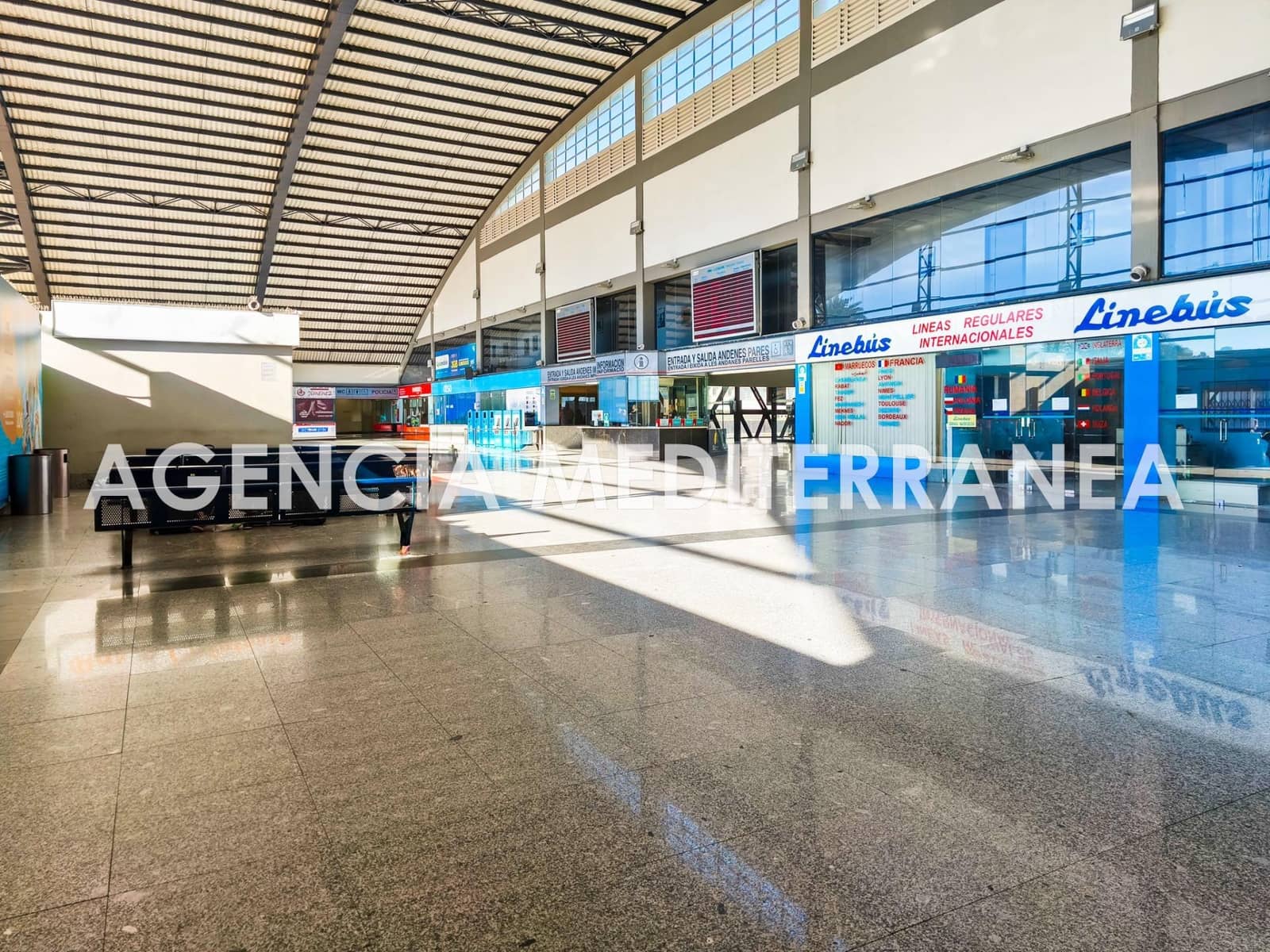 Komercyjne do wynajęcia w Miasto Walencja - 900 € (Ref: 8867302)