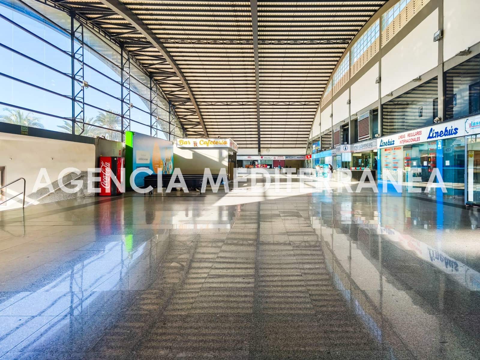Komercyjne do wynajęcia w Miasto Walencja - 900 € (Ref: 8867302)