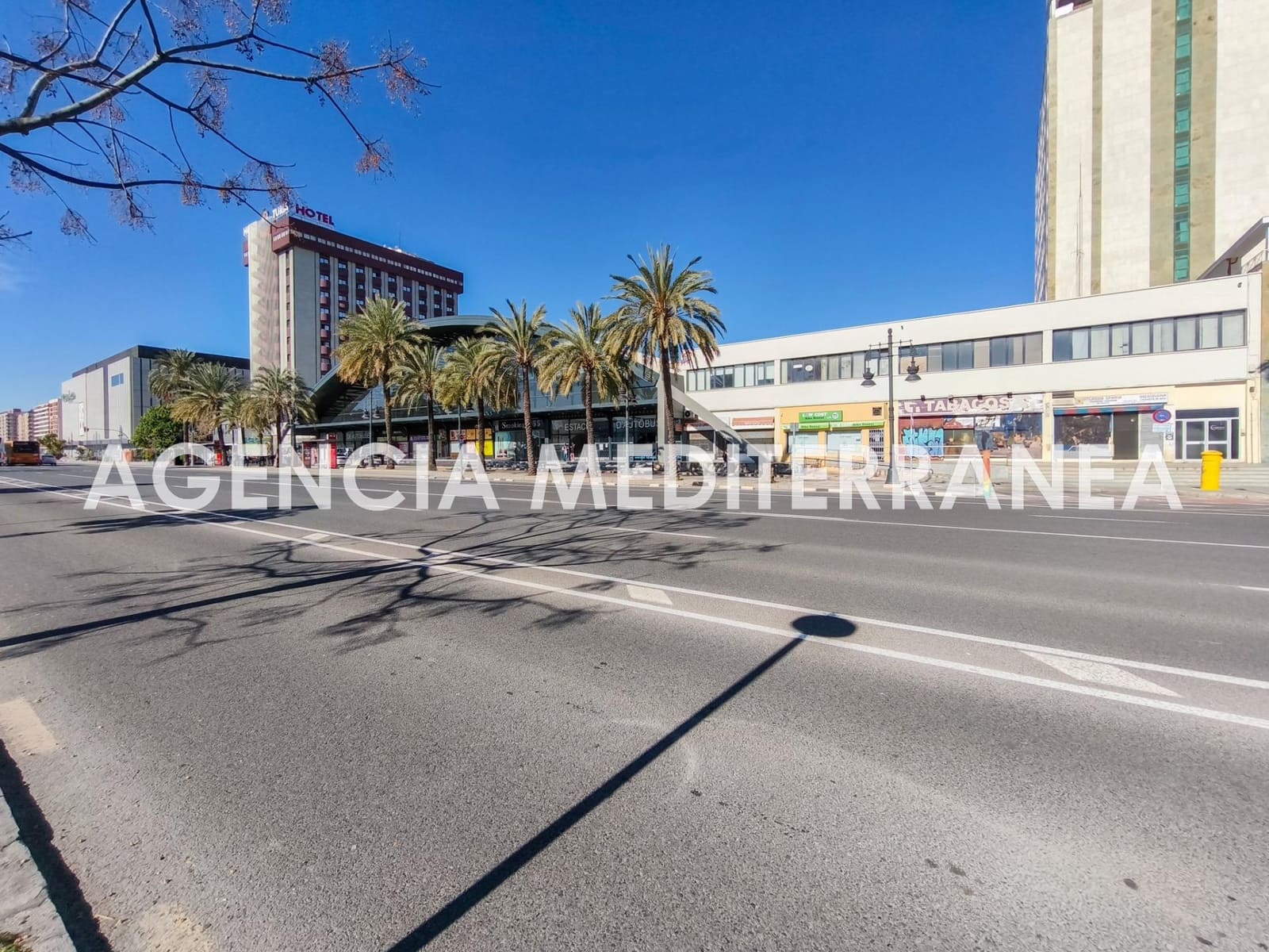 Komercyjne do wynajęcia w Miasto Walencja - 900 € (Ref: 8867302)