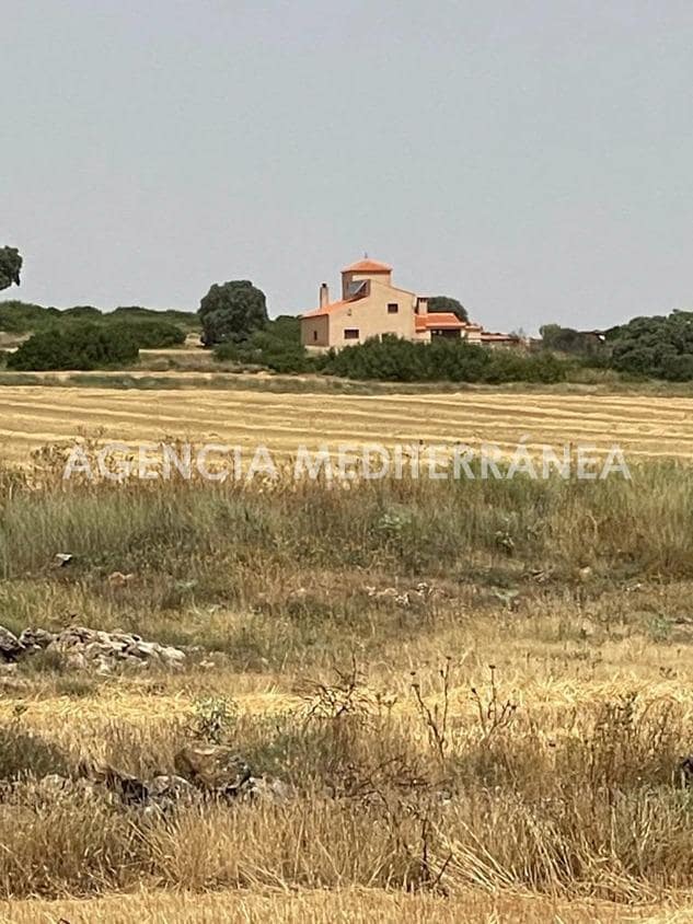 6 soveværelse Finca/Landehus til salg i Almansa med swimmingpool garage - € 560.000 (Ref: 8946656)