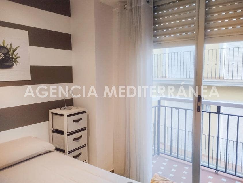 Piso de 6 habitaciones en Navajas en venta - 139.000 € (Ref: 8948990)
