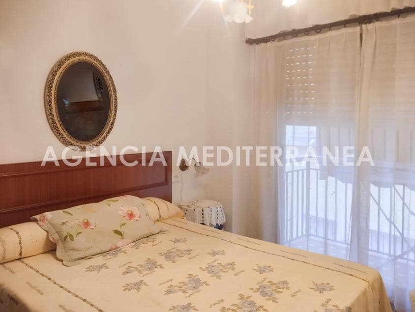 Piso de 6 habitaciones en Navajas en venta - 139.000 € (Ref: 8948990)