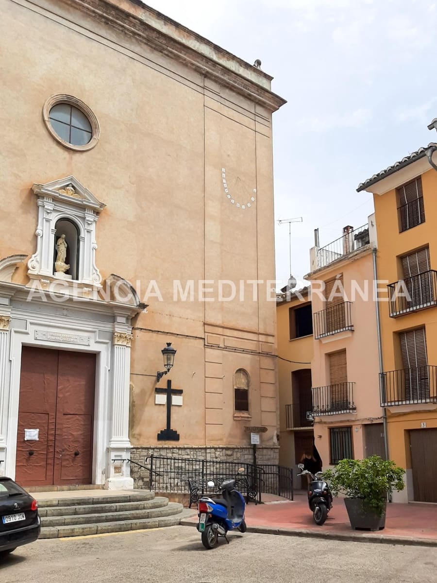 Piso de 6 habitaciones en Navajas en venta - 139.000 € (Ref: 8948990)