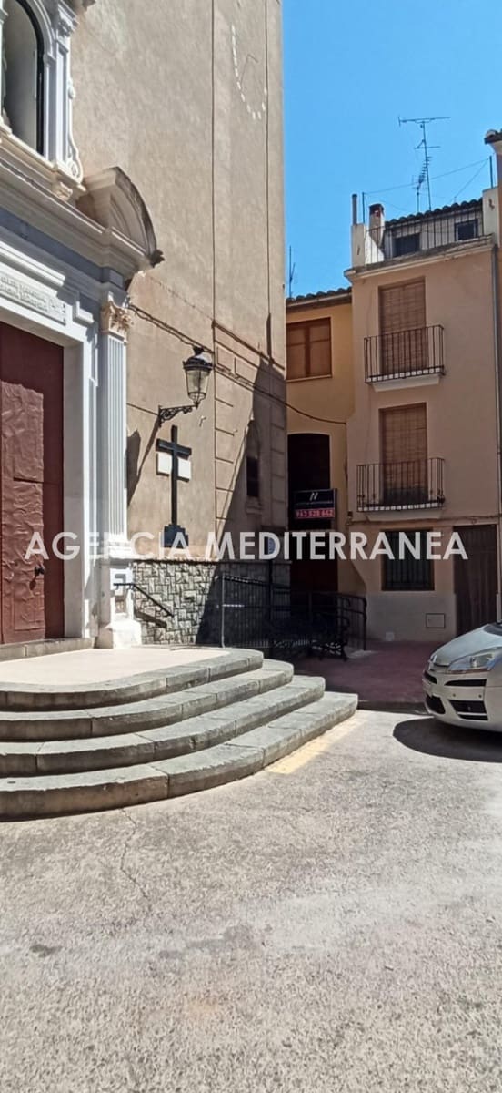 Piso de 6 habitaciones en Navajas en venta - 139.000 € (Ref: 8948990)