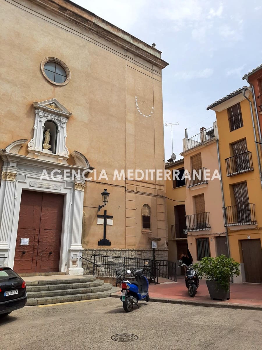 Piso de 6 habitaciones en Navajas en venta - 139.000 € (Ref: 8948990)