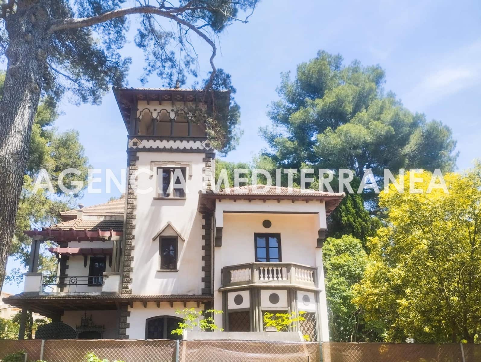 Piso de 6 habitaciones en Navajas en venta - 139.000 € (Ref: 8948990)