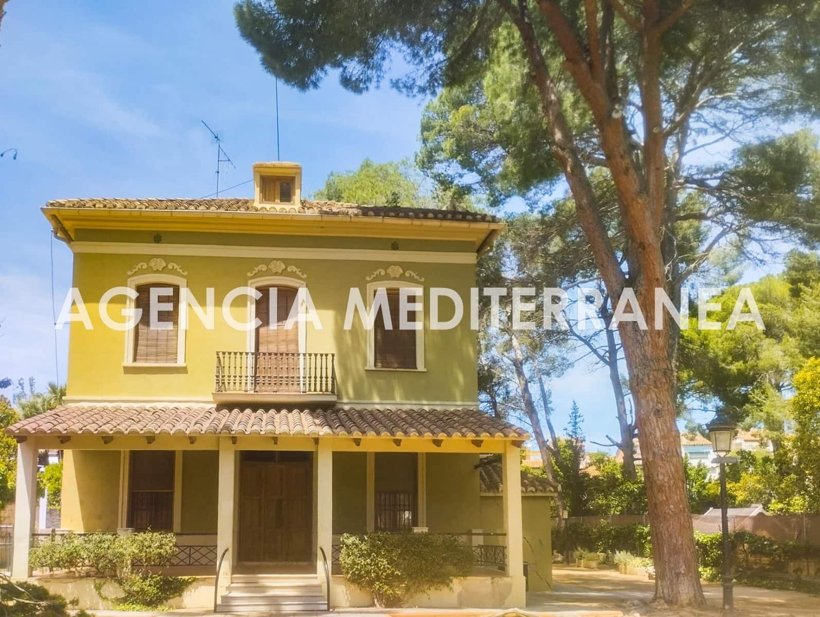 Piso de 6 habitaciones en Navajas en venta - 139.000 € (Ref: 8948990)