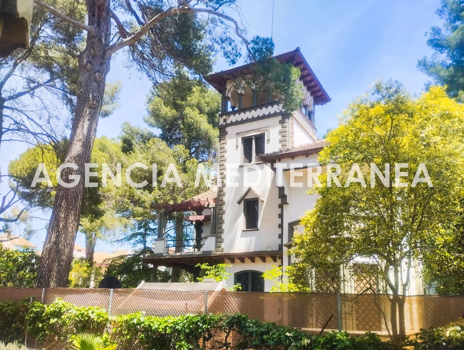 Piso de 6 habitaciones en Navajas en venta - 139.000 € (Ref: 8948990)