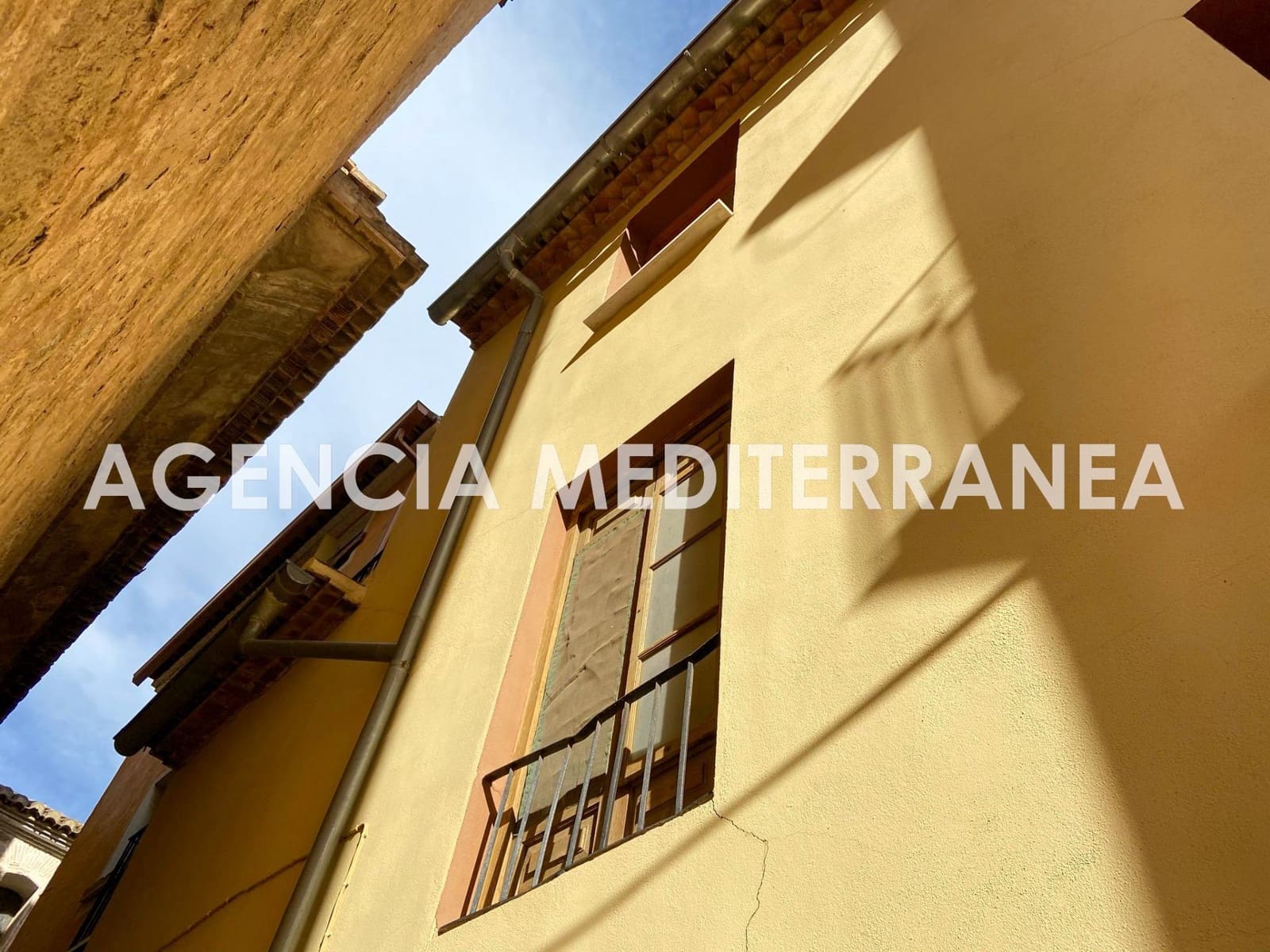 Piso de 6 habitaciones en Navajas en venta - 139.000 € (Ref: 8948990)