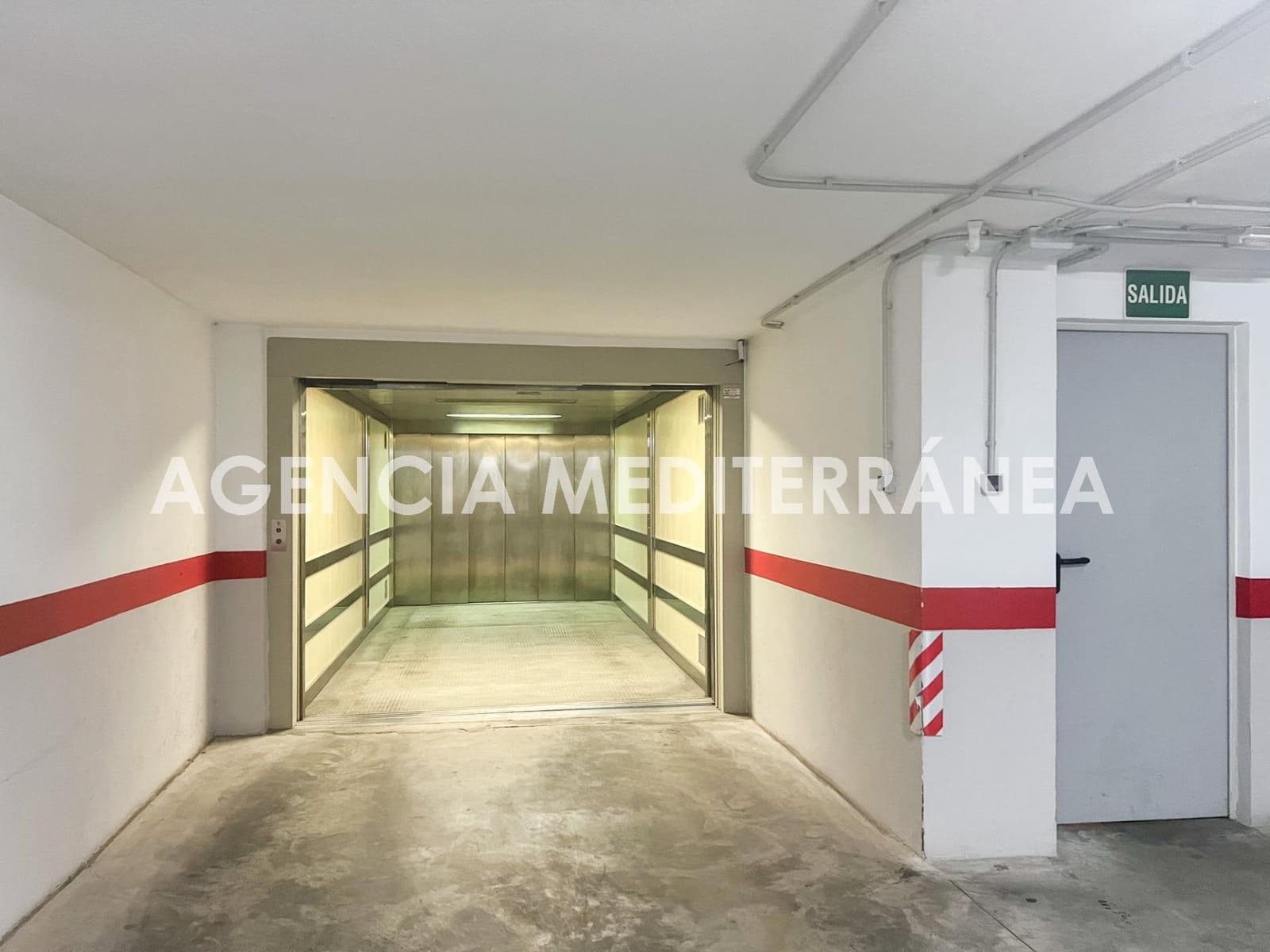 Garaż na sprzedaż w Miasto Walencja - 25 000 € (Ref: 8998654)