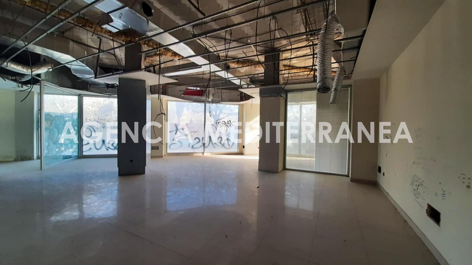 Local Comercial en València ciudad en venta - 584.500 € (Ref: 8998661)