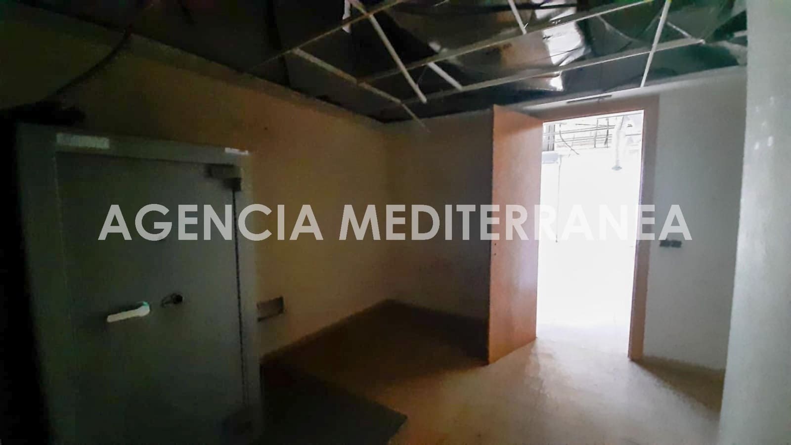 Local Comercial en València ciudad en venta - 584.500 € (Ref: 8998661)
