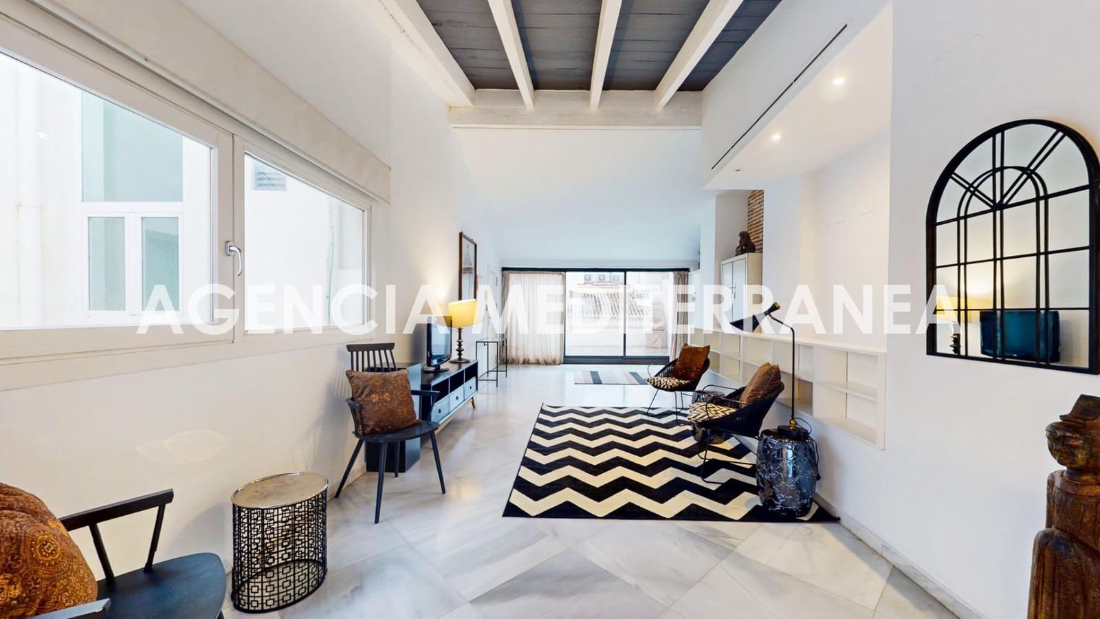 Penthouse de 3 chambres à louer à Valence ville - 3 400 € (Ref: 9001095)