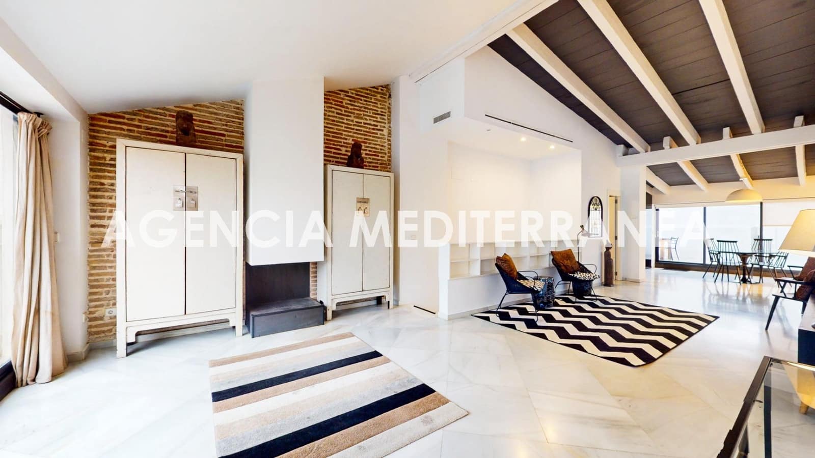 Penthouse de 3 chambres à louer à Valence ville - 3 400 € (Ref: 9001095)