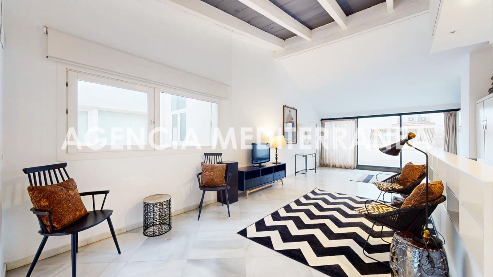 Penthouse de 3 chambres à louer à Valence ville - 3 400 € (Ref: 9001095)