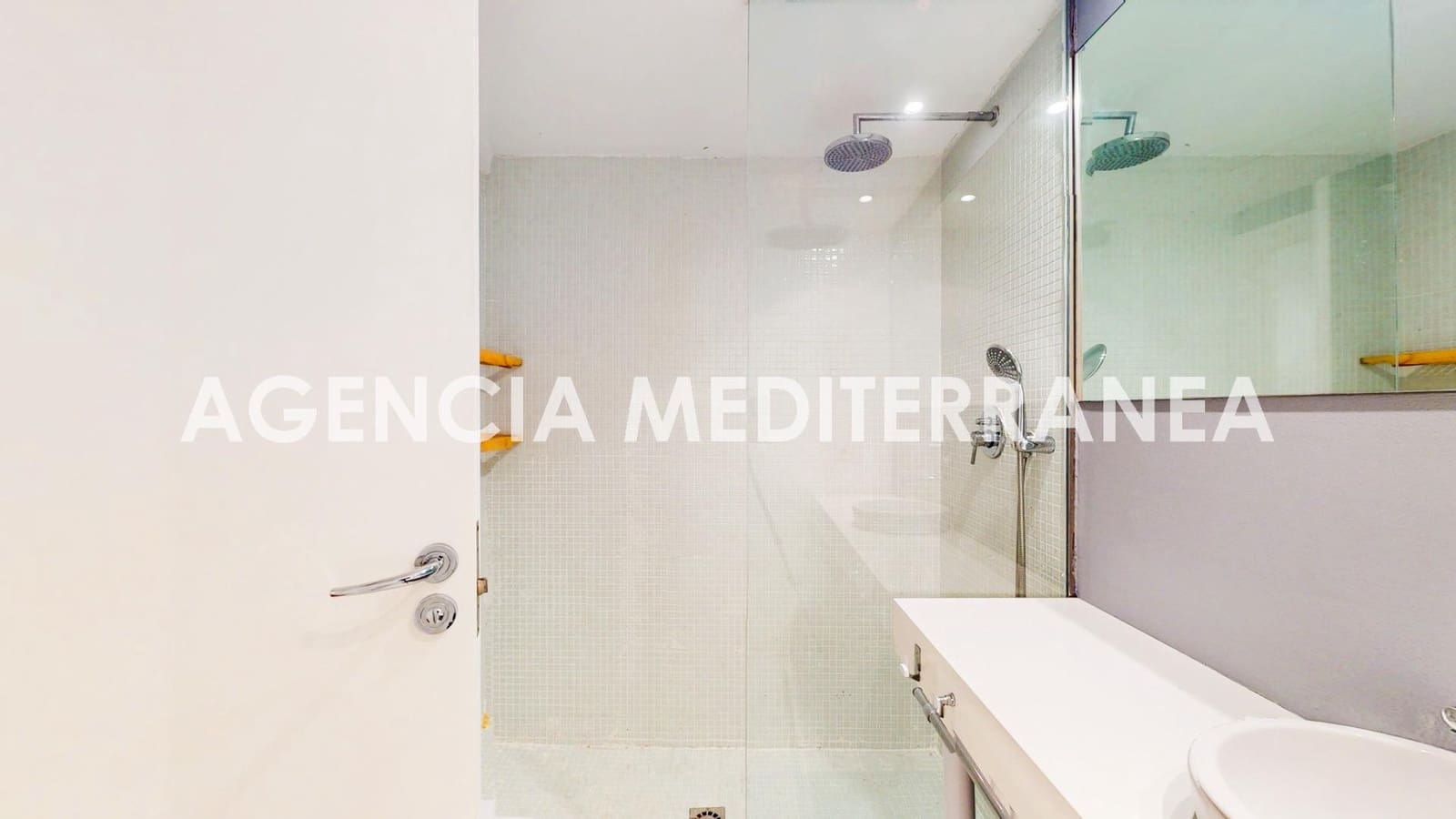 Penthouse de 3 chambres à louer à Valence ville - 3 400 € (Ref: 9001095)