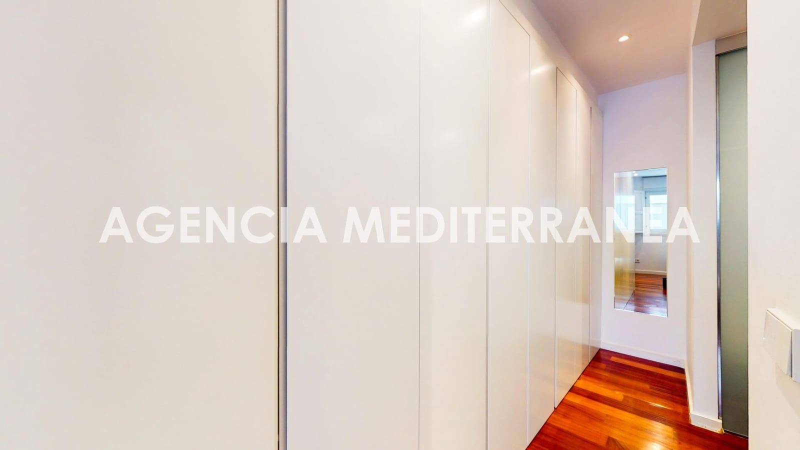 Penthouse de 3 chambres à louer à Valence ville - 3 400 € (Ref: 9001095)