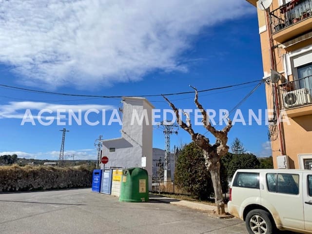 Piso de 3 habitaciones en Enguera en venta con garaje - 98.000 € (Ref: 9001101)