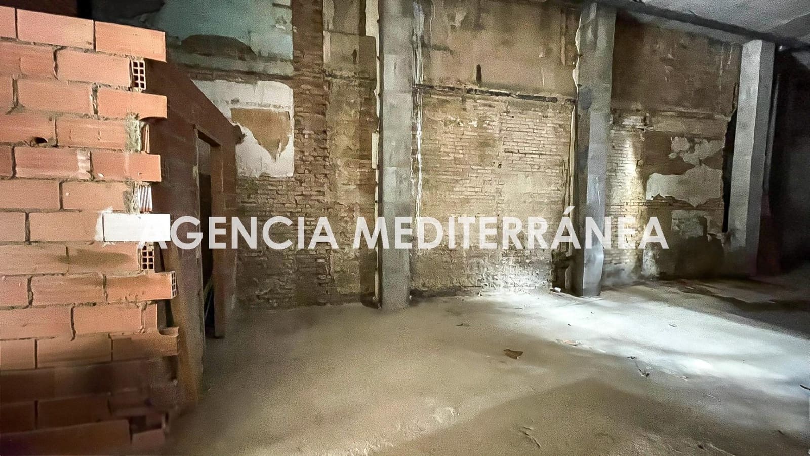 Kommersiell til salgs i Quart de Poblet - € 79 900 (Ref: 9003114)