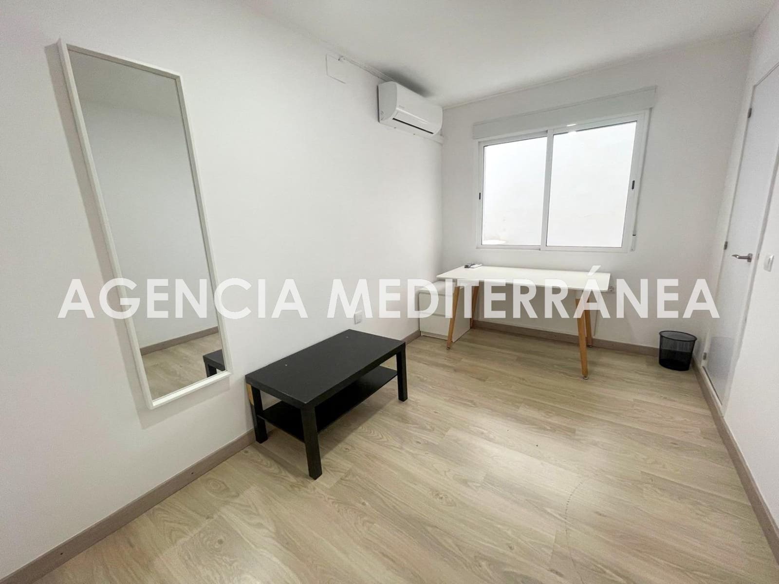 3 slaapkamer Flat te huur in Valencia stad - € 2.000 (Ref: 9023555)
