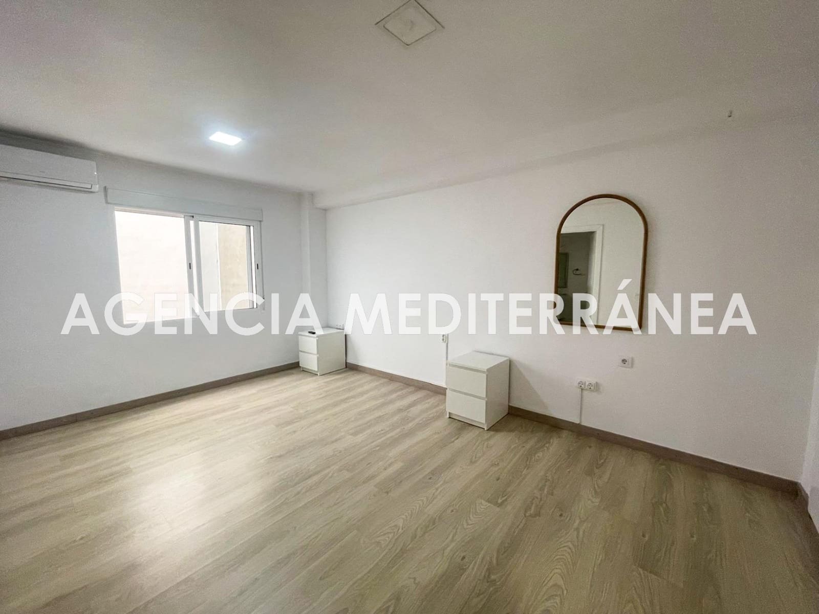 3 slaapkamer Flat te huur in Valencia stad - € 2.000 (Ref: 9023555)