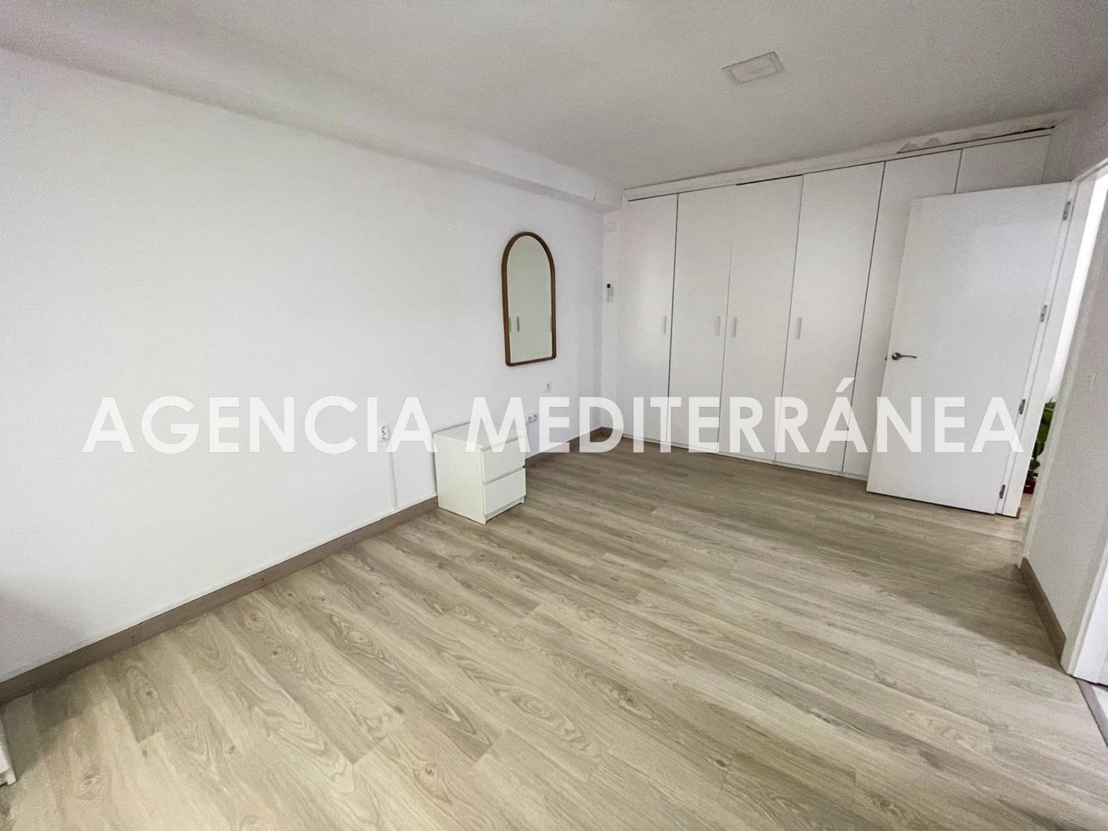 3 slaapkamer Flat te huur in Valencia stad - € 2.000 (Ref: 9023555)