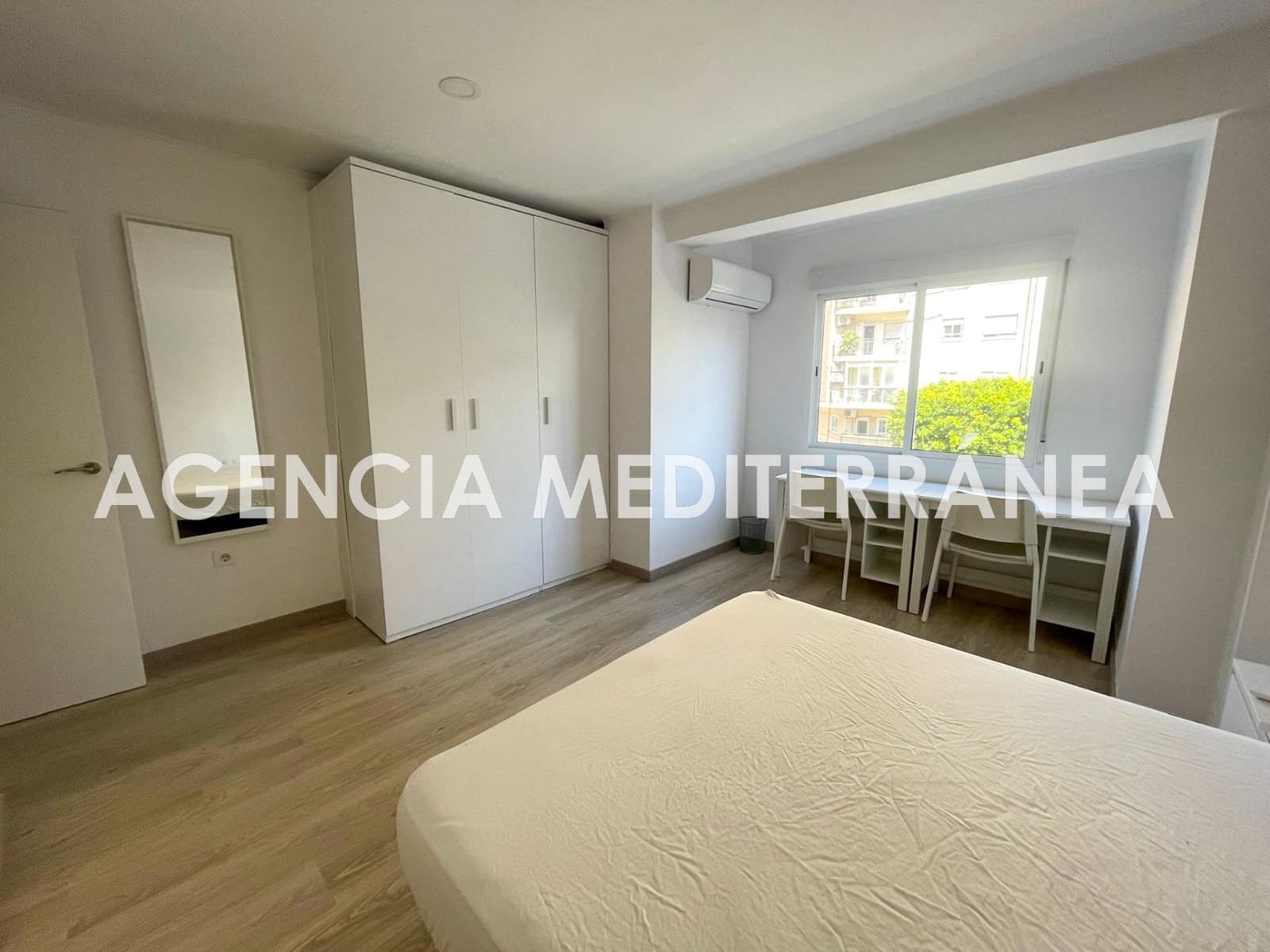 3 slaapkamer Flat te huur in Valencia stad - € 2.000 (Ref: 9023555)