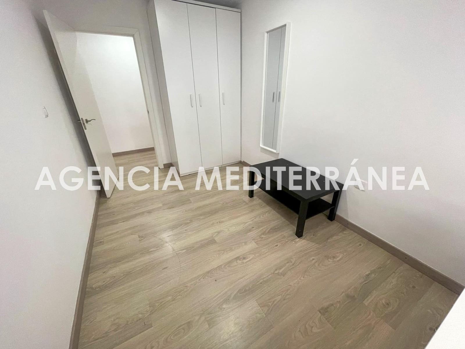 3 slaapkamer Flat te huur in Valencia stad - € 2.000 (Ref: 9023555)