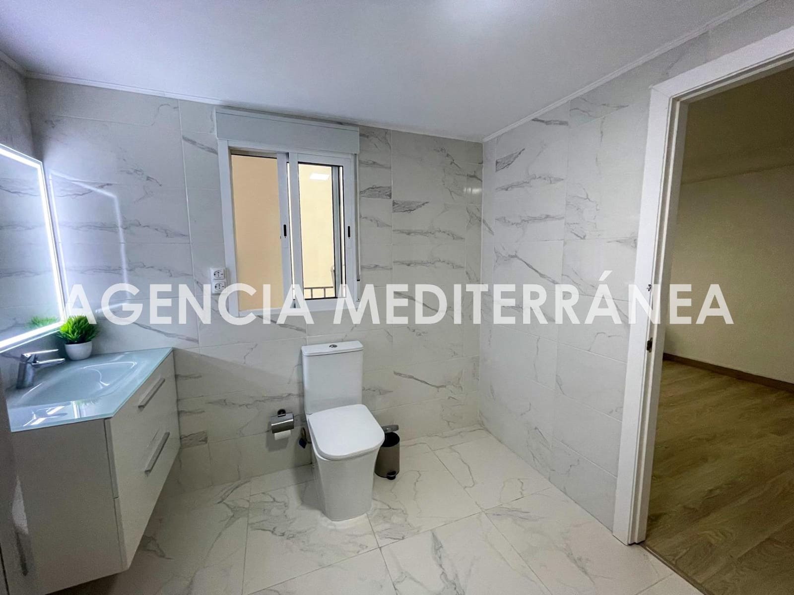 3 slaapkamer Flat te huur in Valencia stad - € 2.000 (Ref: 9023555)