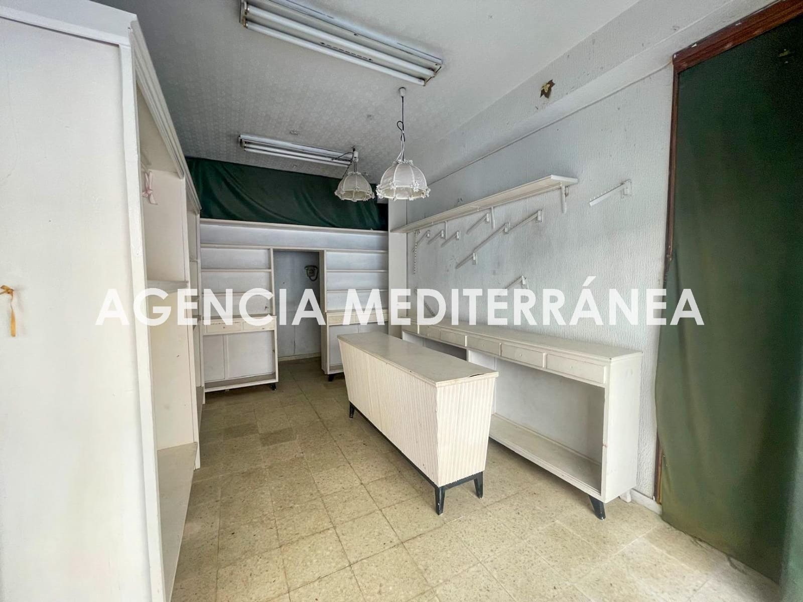 Erhverv til leje i Valencia by - € 780 (Ref: 9048889)