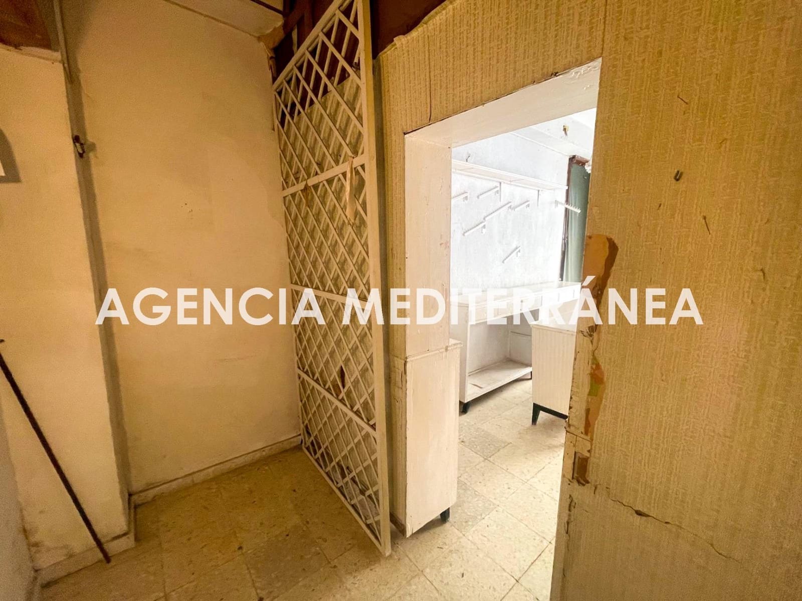 Erhverv til leje i Valencia by - € 780 (Ref: 9048889)