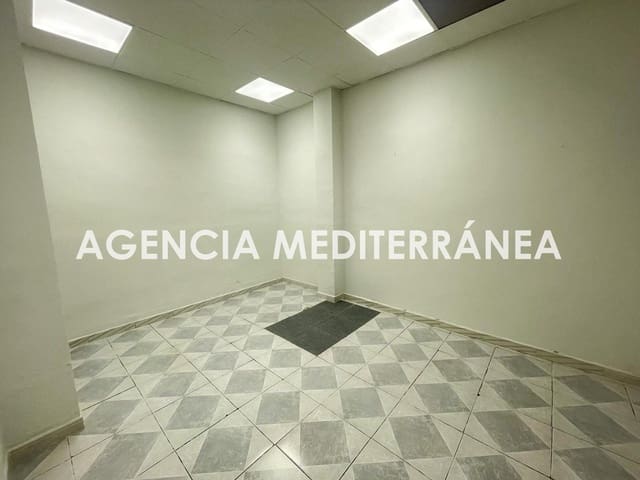 Commerciale da affittare in Torrefiel, Valencia città - 1.150 € (Rif: 9048891)