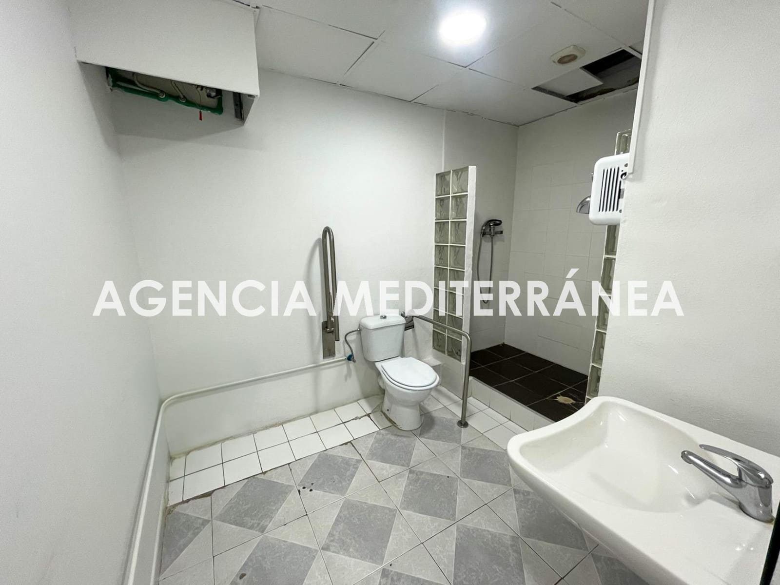 Erhverv til leje i Valencia by - € 1.150 (Ref: 9048891)