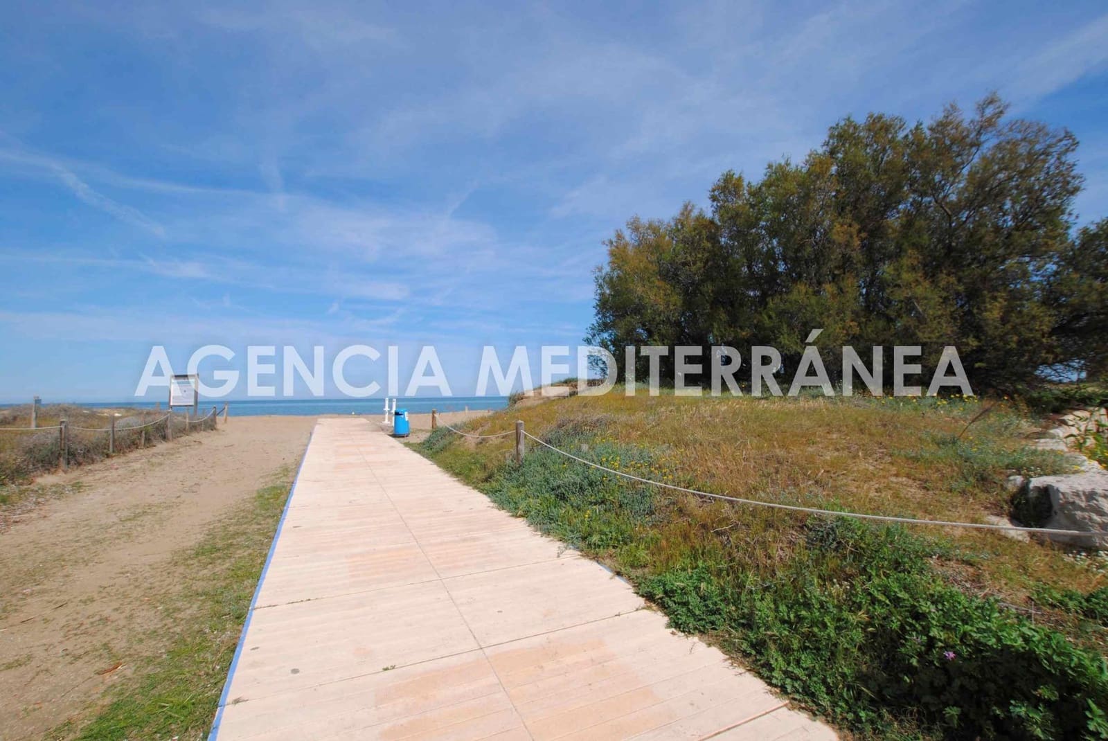 2 bedroom Apartment for sale in Denia with pool garage - € 420,000 (Ref: 9085372)