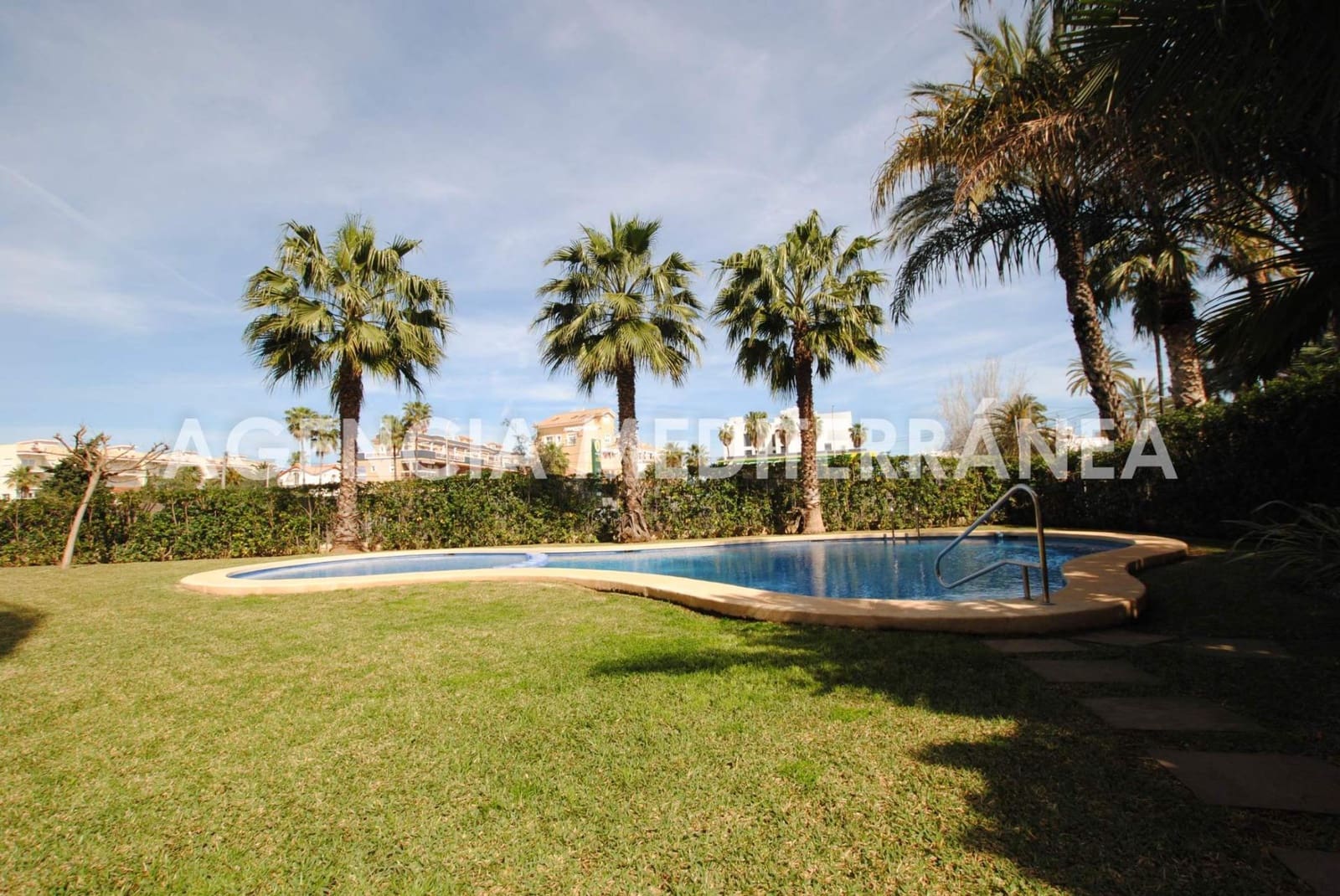 2 bedroom Apartment for sale in Denia with pool garage - € 420,000 (Ref: 9085372)