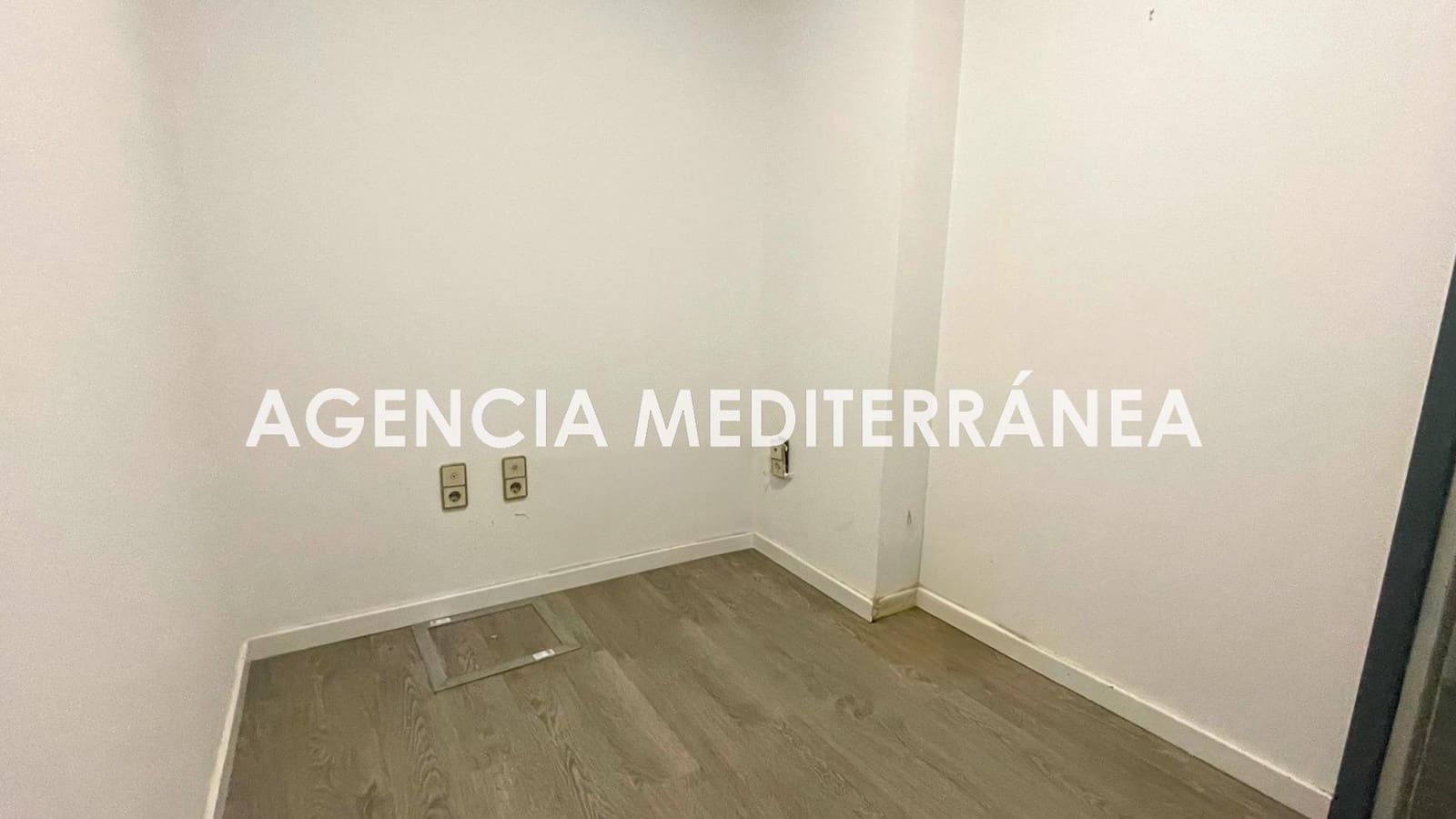 13 Zimmer Gewerbe zu verkaufen in Valencia Stadt - 580.000 € (Ref: 9142957)