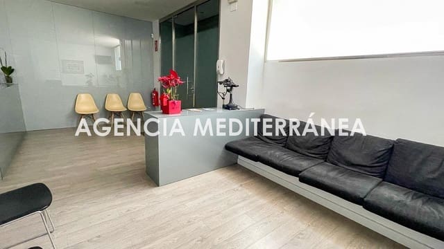 13 bedroom Commercial for sale in La Gran Via, Valencia city - € 580,000 (Ref: 9142957)