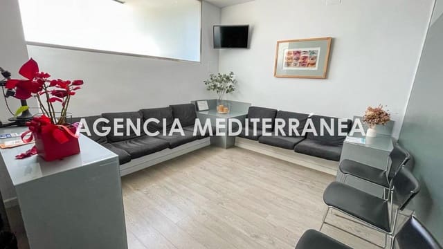 Local Comercial de 13 habitaciones en La Gran Via, València ciudad en venta - 580.000 € (Ref: 9142957)