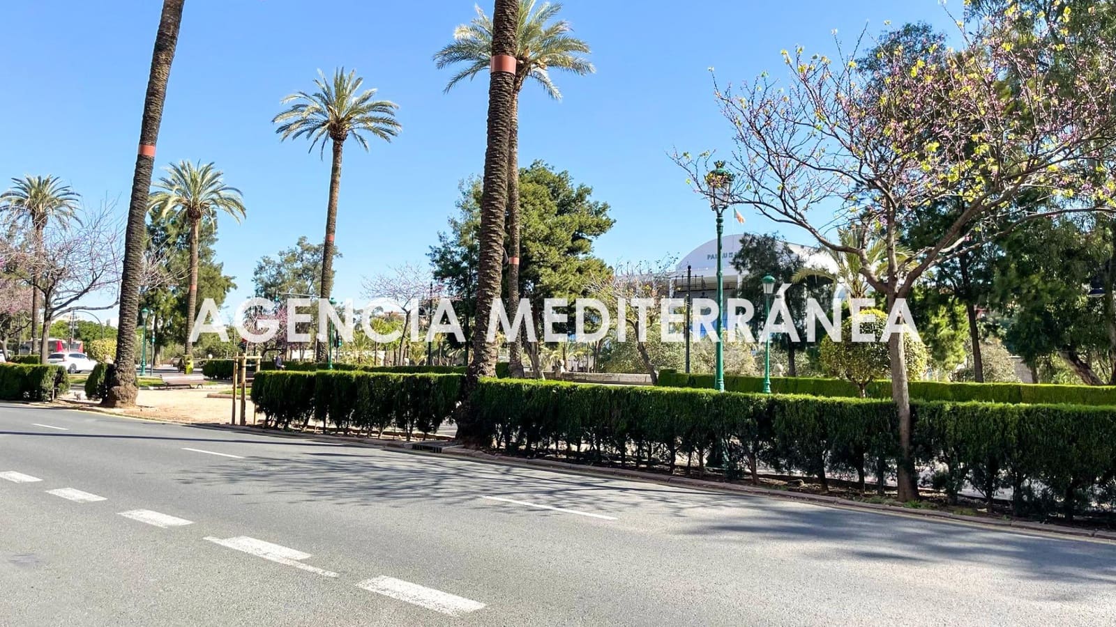 Local Comercial de 13 habitaciones en València ciudad en venta - 580.000 € (Ref: 9142957)
