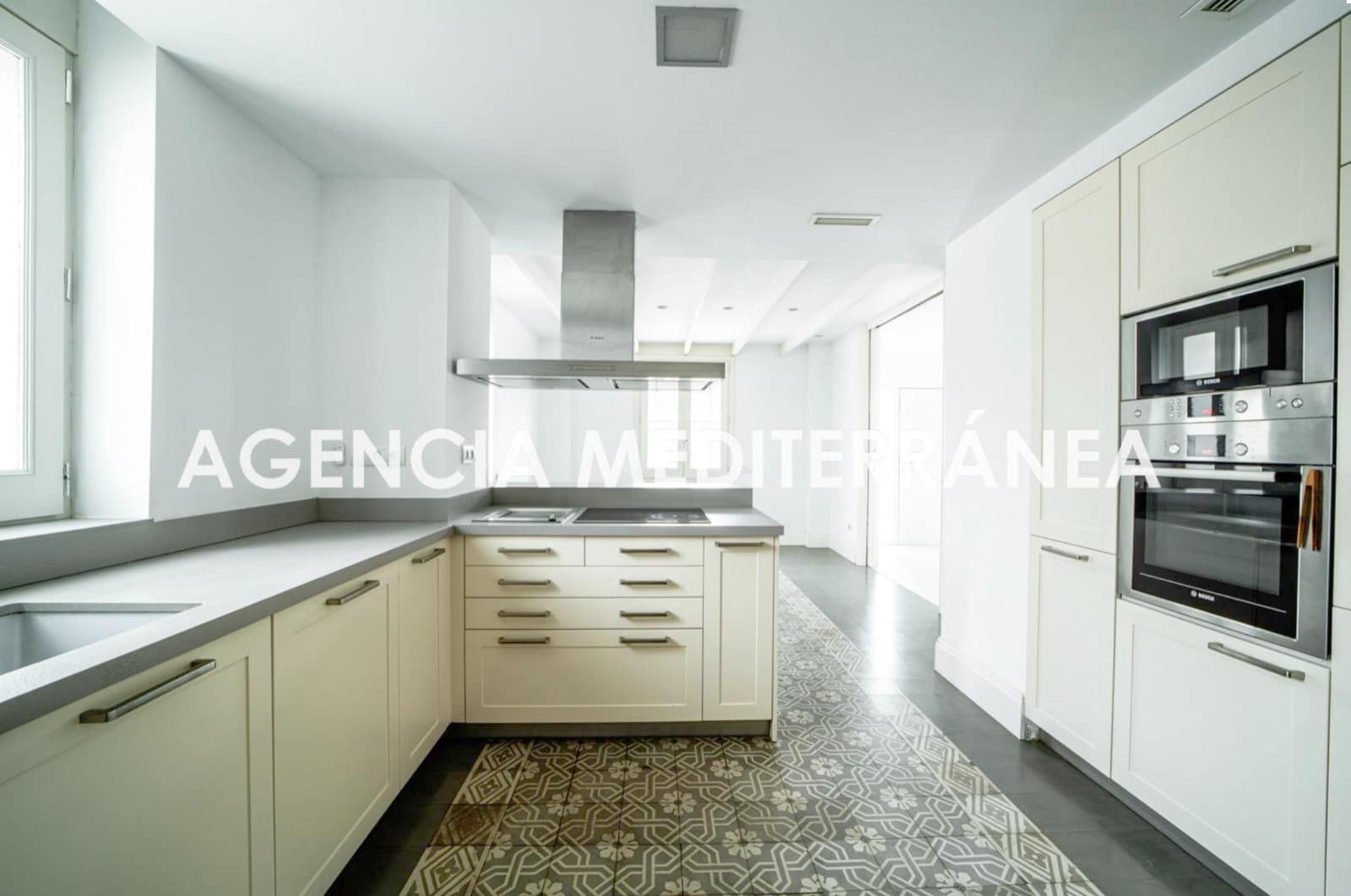 5 soveværelse Villa til salg i Rocafort med swimmingpool garage - € 1.265.000 (Ref: 9154031)