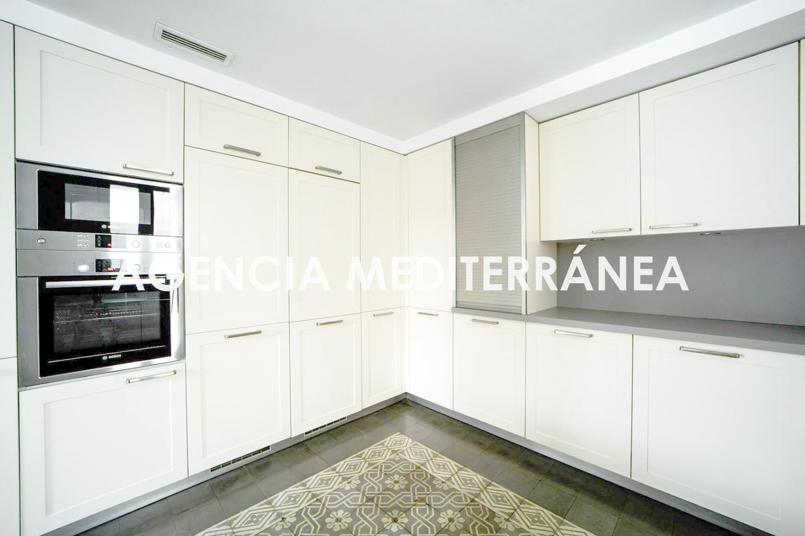 5 soveværelse Villa til salg i Rocafort med swimmingpool garage - € 1.265.000 (Ref: 9154031)