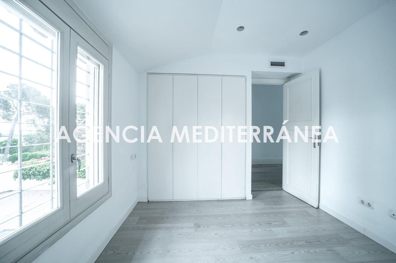 5 soveværelse Villa til salg i Rocafort med swimmingpool garage - € 1.265.000 (Ref: 9154031)