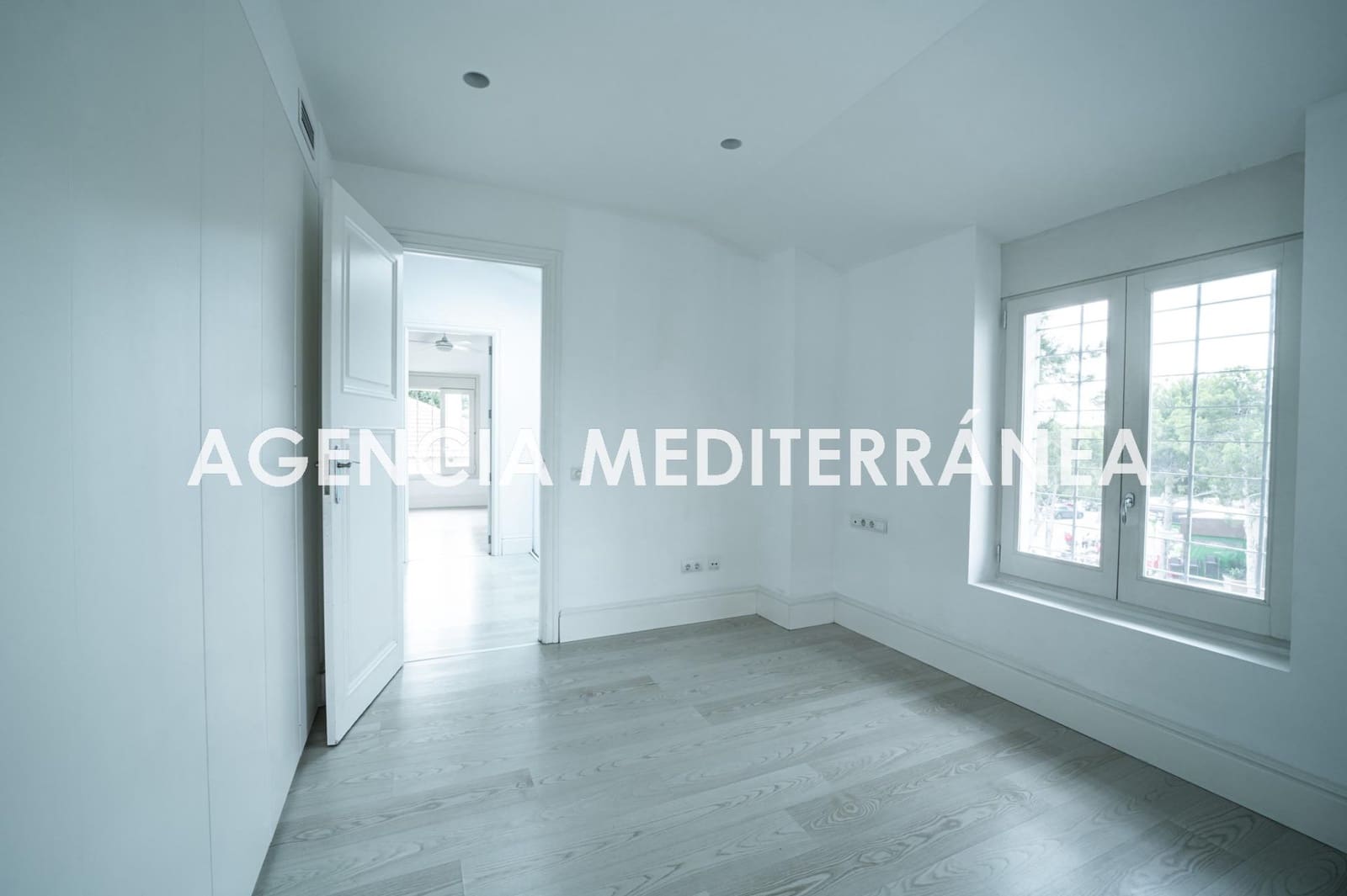 Chalet de 5 habitaciones en Rocafort en venta con piscina garaje - 1.265.000 € (Ref: 9154031)