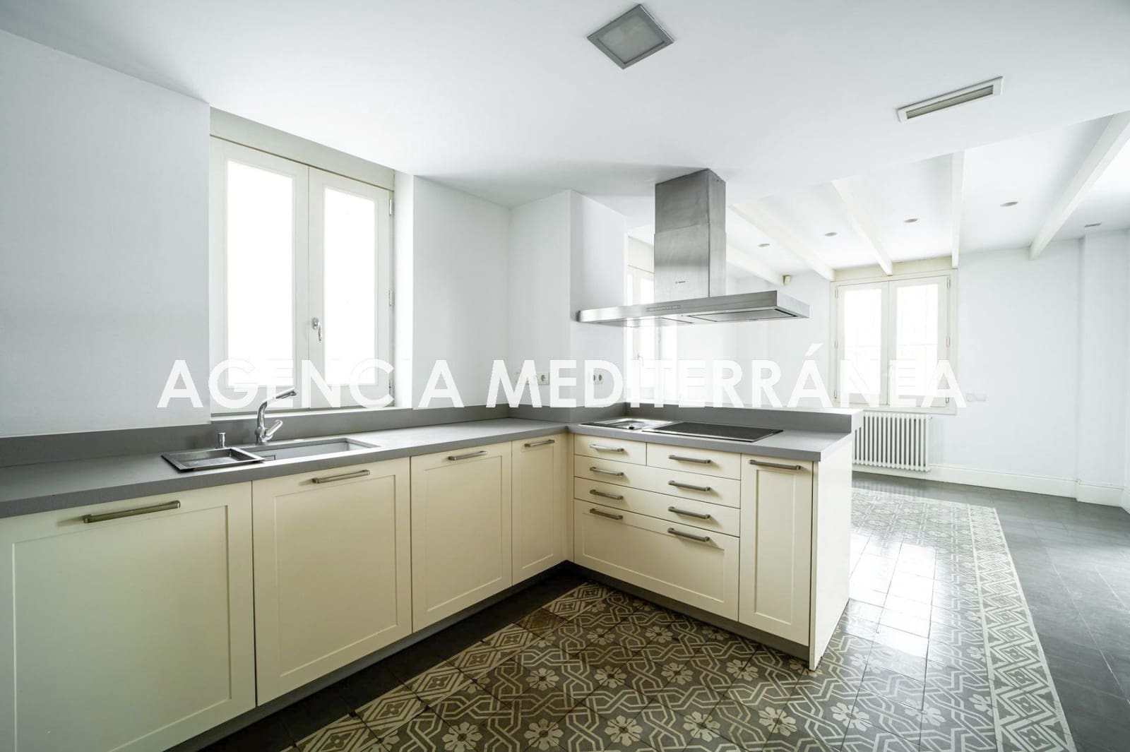 5 quarto Moradia para venda em Rocafort com piscina garagem - 1 265 000 € (Ref: 9154031)