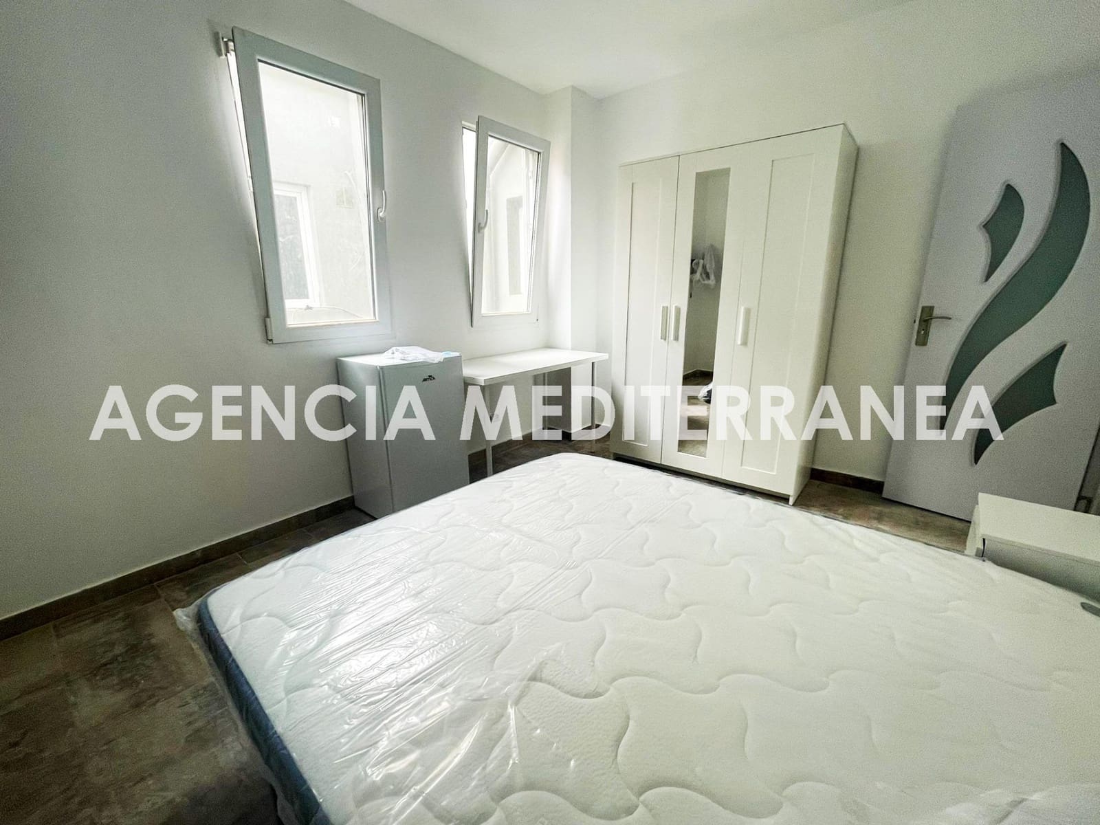 5 soveværelse Lejlighed til leje i Burjassot - € 325 (Ref: 9197805)