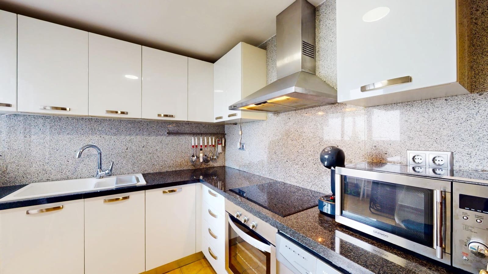 4 sovrum Lägenhet till salu i Gandia med garage - 220 000 € (Ref: 9217480)