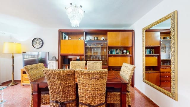 4 sovrum Lägenhet till salu i Gandia med garage - 220 000 € (Ref: 9217480)