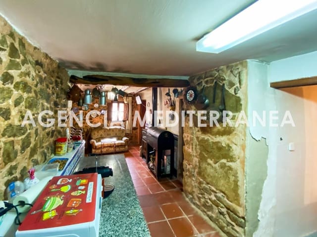 4 bedroom Townhouse for sale in Alpuente - € 89,000 (Ref: 9240043)