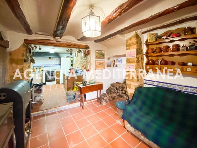 4 bedroom Townhouse for sale in Alpuente - € 89,000 (Ref: 9240043)